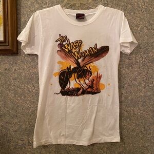 The Wasp Woman movie white Graphic Tee NWOT retro horror suspense film noir